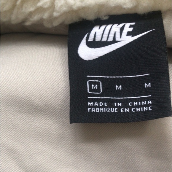 NIKE Women's Cream Sherpa Jacket, M - Picture 4 of 4